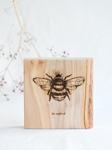 Circular Wood Object - Bee exceptional via MADE out of
