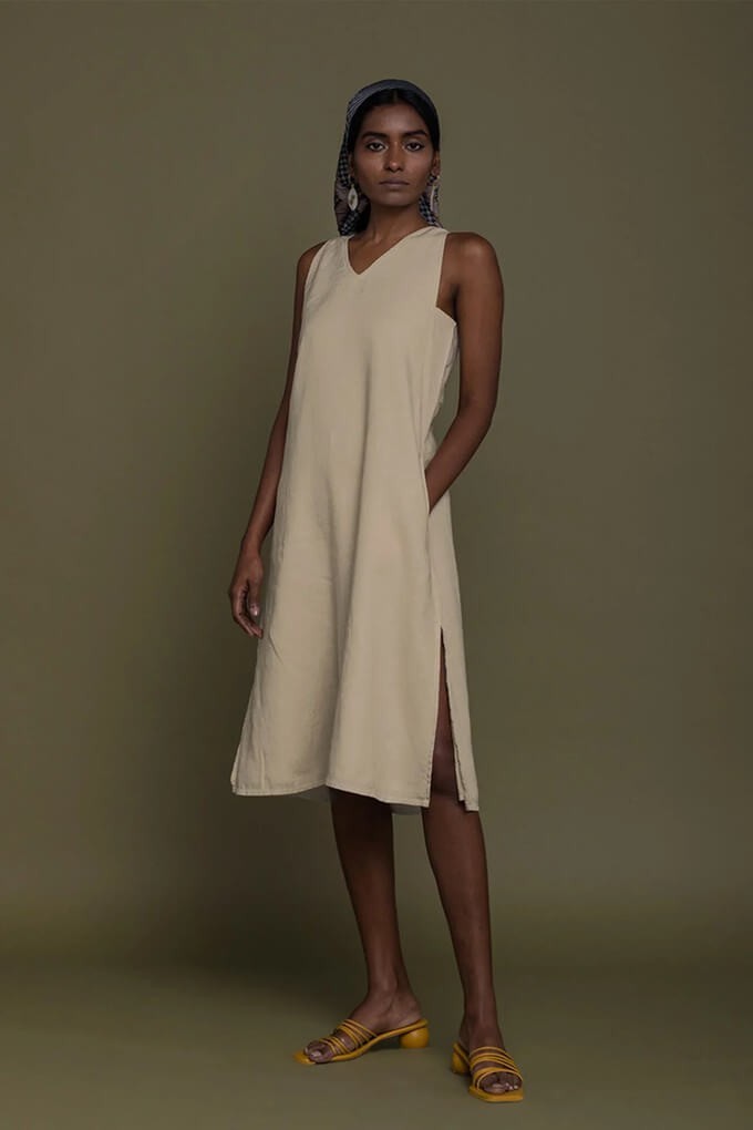 Consumer wearing a sustainable hemp dress
