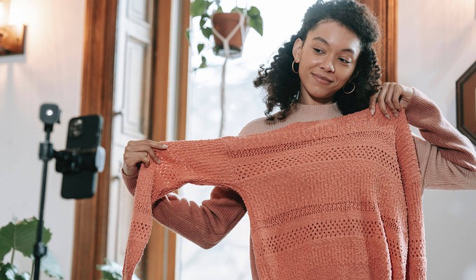 Consumer digitising their wardrobe