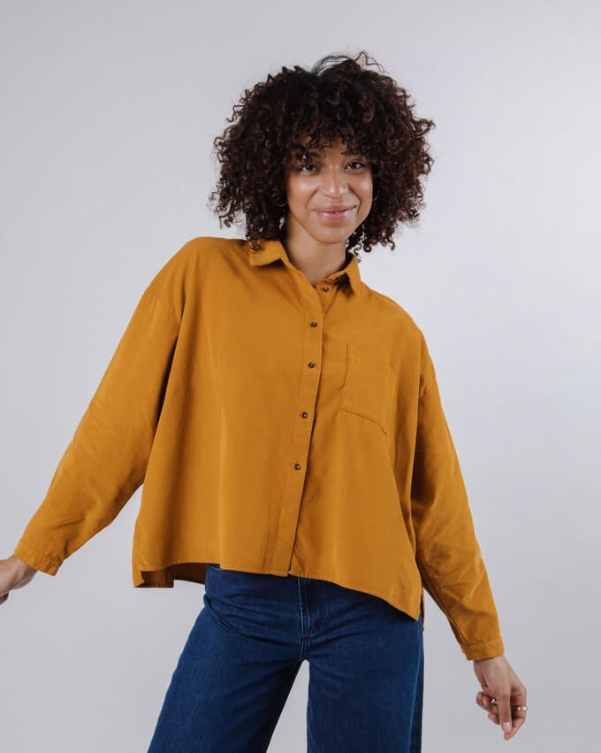 Sustainable blouse in a toffee colour