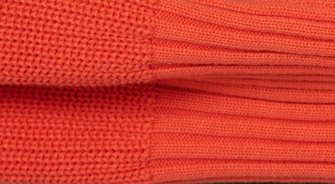 Organic cotton knit scarf SCAR in red from AFORA.WORLD