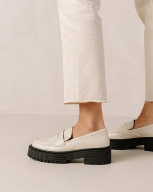 Mask Warm White Vegan Leather Loafers from Alohas