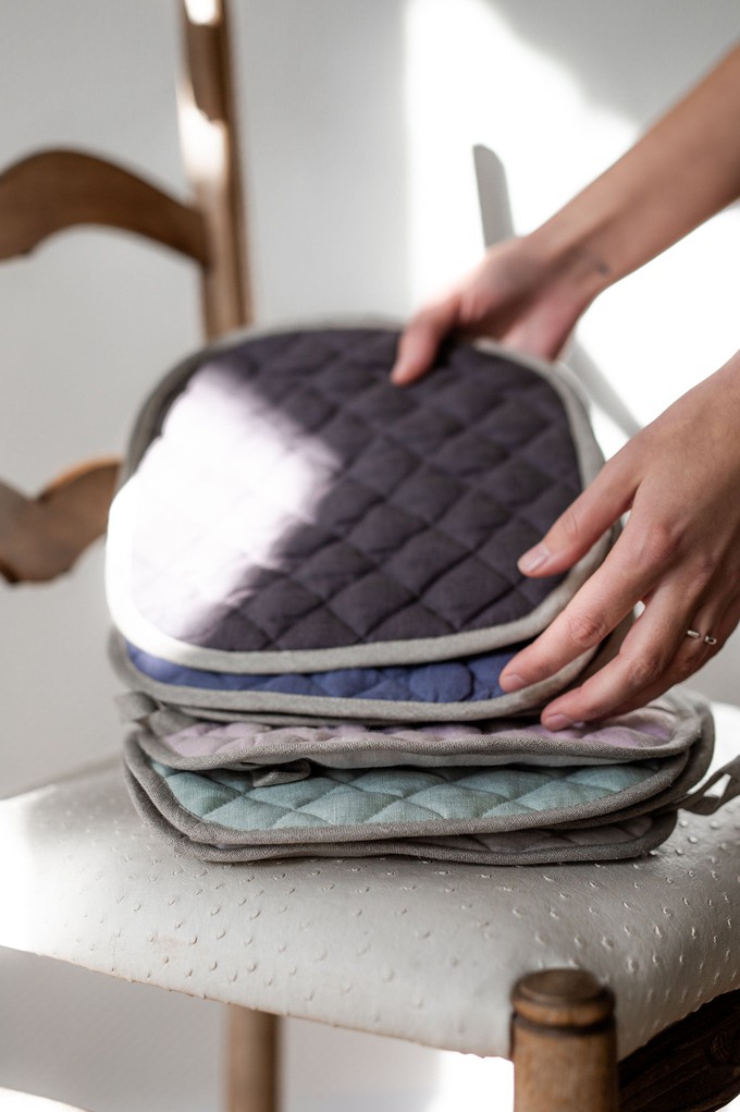 Linen pot holder from AmourLinen