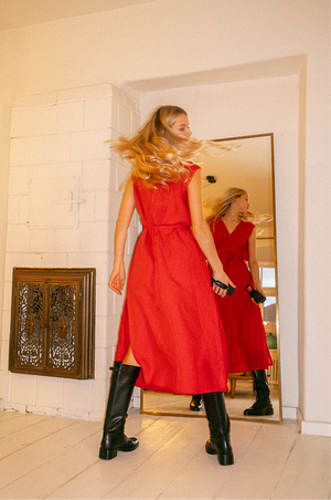 Aurora mid length linen dress in Viva Magenta from AmourLinen