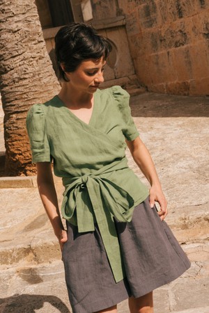 BETTY shorts in Charcoal from AmourLinen
