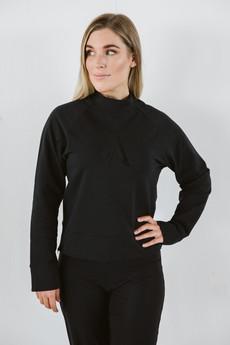 Sweatshirt / Black via Audella Athleisure