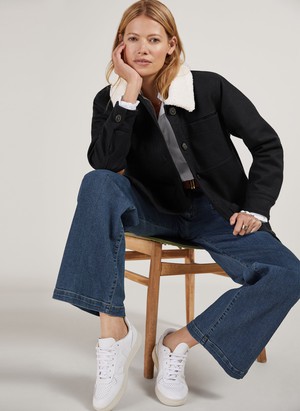 Leslie Wool Chuck on Coat from Baukjen