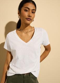 Hanorah Organic V-Neck Tee via Baukjen