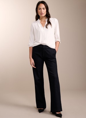 Annie Ruffle Collar Blouse from Baukjen