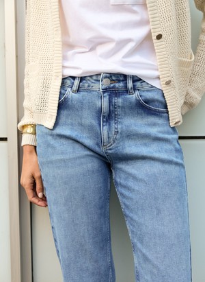 Nola Organic Cotton Stretch Crop Straight Leg Jeans from Baukjen