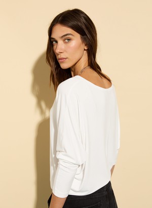 Ella Relaxed V-Neck Top from Baukjen