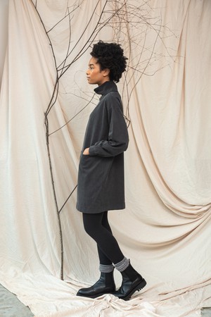 Tricia Organic Cotton Felpe Dress in Charcoal Stonewash from Beaumont Organic