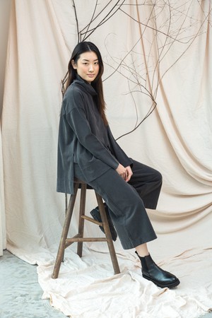 Taya Organic Cotton Felpe Trousers in Charcoal Stonewash from Beaumont Organic