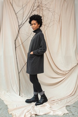 Tricia Organic Cotton Felpe Dress in Charcoal Stonewash from Beaumont Organic