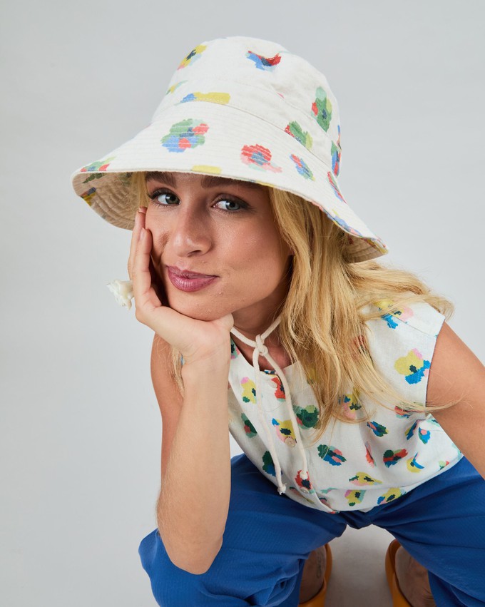 Mini flower bucket hat Ecru from Brava Fabrics