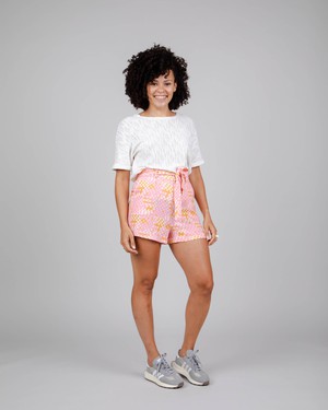 Dizzy Belted Shorts Rose from Brava Fabrics