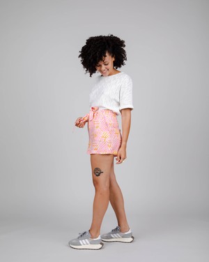 Dizzy Belted Shorts Rose from Brava Fabrics