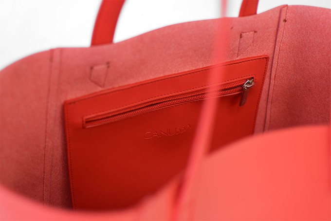 Totissimo shoulder bag - Cherry from CANUSSA