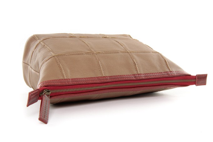 Cosmetics Case / Toiletry Bag | Leather & Fire-hose from Elvis & Kresse