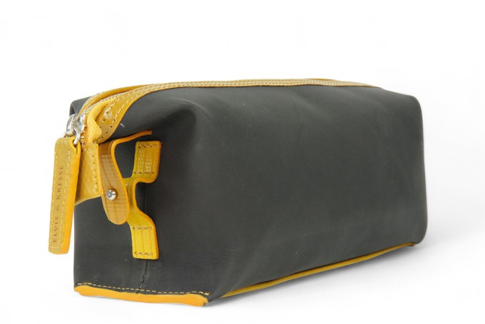 Medium Washbag | Printing Blanket & Fire-hose from Elvis & Kresse