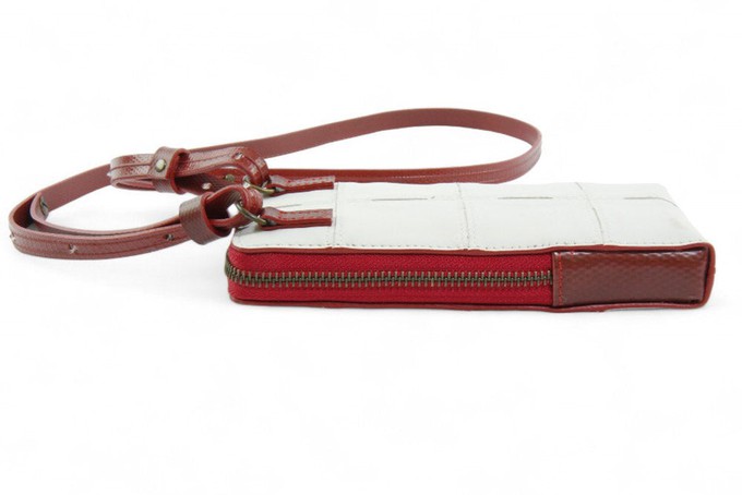 Crossbody pouch | Leather & Fire-hose from Elvis & Kresse