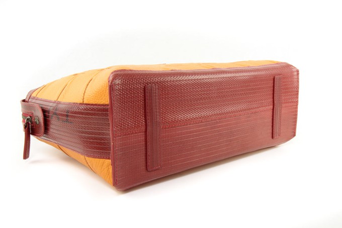 Metropolitan Bag | Leather & Fire-hose from Elvis & Kresse