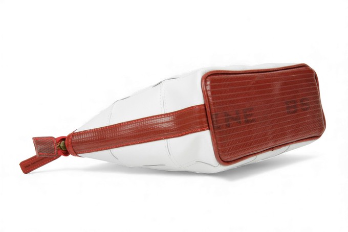 Cosmetics Case / Toiletry Bag | Leather & Fire-hose from Elvis & Kresse