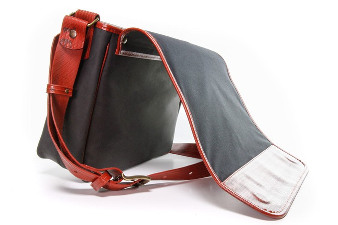Messenger Bag | Printing Blanket & Fire-hose from Elvis & Kresse