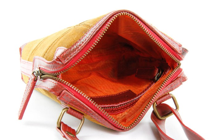 Saddle Bag | Leather & Fire-hose from Elvis & Kresse