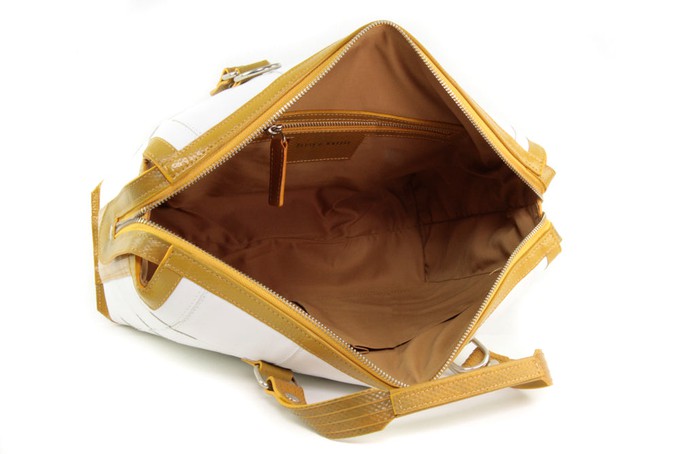 Metropolitan Bag | Leather & Fire-hose from Elvis & Kresse