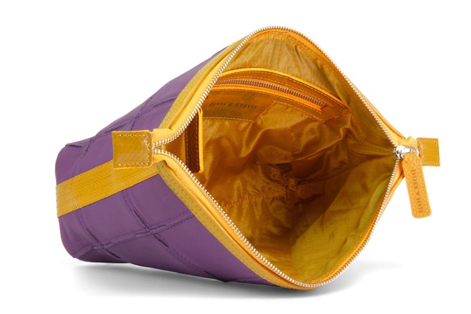 Cosmetics Case / Toiletry Bag | Leather & Fire-hose from Elvis & Kresse