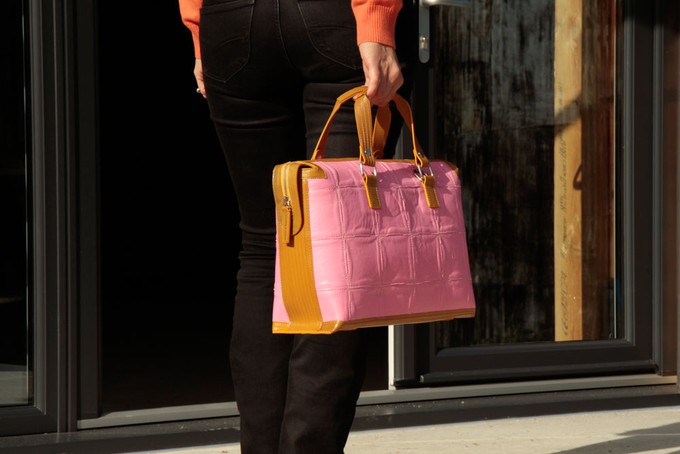 Metropolitan Bag | Leather & Fire-hose from Elvis & Kresse