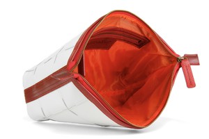 Cosmetics Case / Toiletry Bag | Leather & Fire-hose from Elvis & Kresse