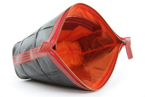 Cosmetics Case / Toiletry Bag | Leather & Fire-hose from Elvis & Kresse