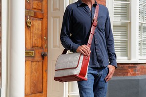 Field Bag | Leather & Fire-hose from Elvis & Kresse