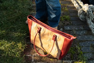 Classic Tote | Leather & Fire-hose from Elvis & Kresse