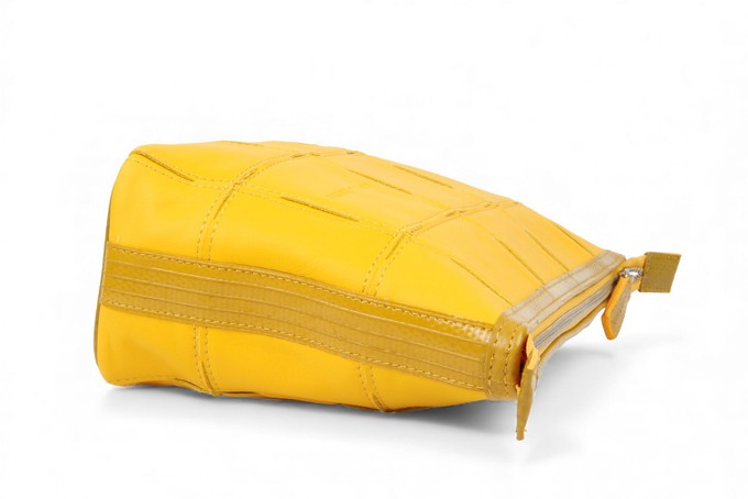 Cosmetics Case / Toiletry Bag | Leather & Fire-hose from Elvis & Kresse