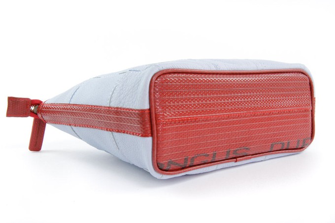 Cosmetics Case / Toiletry Bag | Leather & Fire-hose from Elvis & Kresse