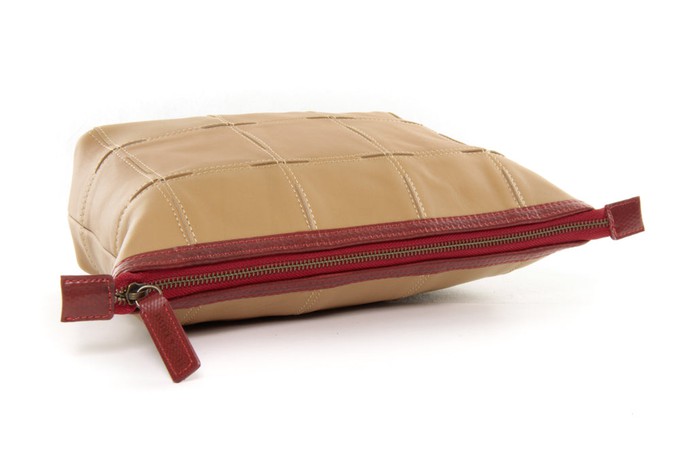 Cosmetics Case / Toiletry Bag | Leather & Fire-hose from Elvis & Kresse