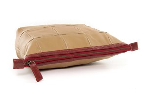 Cosmetics Case / Toiletry Bag | Leather & Fire-hose from Elvis & Kresse