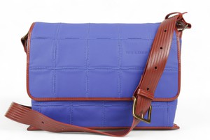 Field Bag | Leather & Fire-hose from Elvis & Kresse