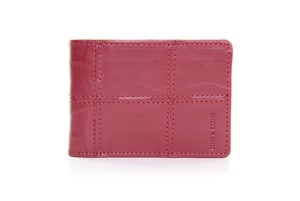 Compact Wallet | Leather & Fire-hose from Elvis & Kresse