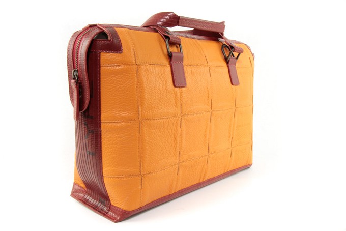 Metropolitan Bag | Leather & Fire-hose from Elvis & Kresse
