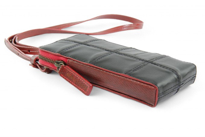 Crossbody pouch | Leather & Fire-hose from Elvis & Kresse
