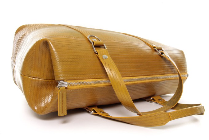 Gladstone Travel Bag | Fire-hose from Elvis & Kresse
