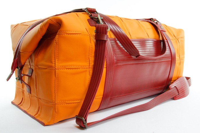 Weekend Bag | Leather & Fire-hose from Elvis & Kresse