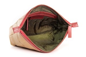 Cosmetics Case / Toiletry Bag | Leather & Fire-hose from Elvis & Kresse