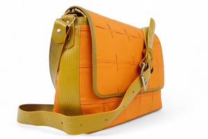 Field Bag | Leather & Fire-hose from Elvis & Kresse