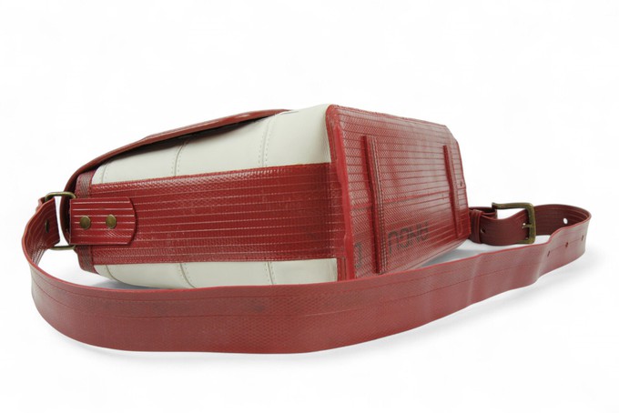 Field Bag | Leather & Fire-hose from Elvis & Kresse