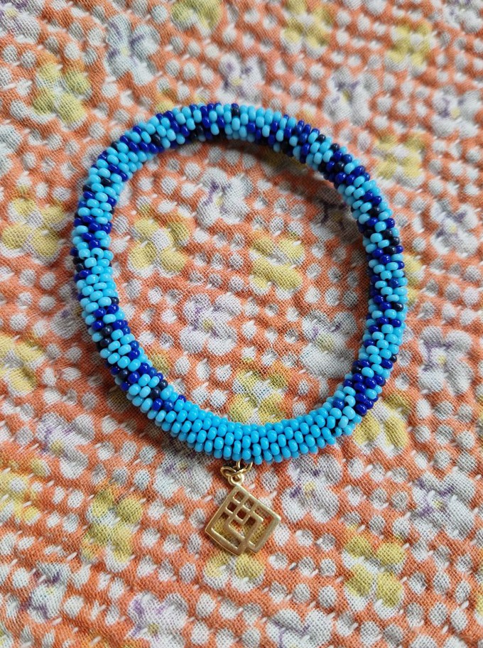 bracelet beaded embrace from Fifth Origins